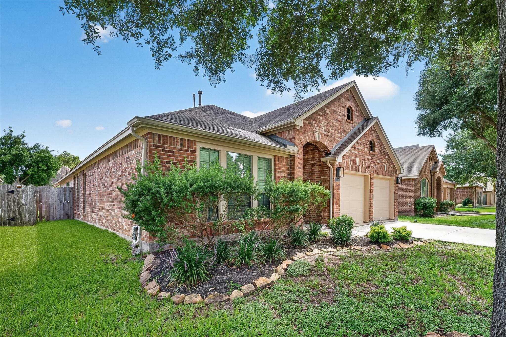 5606 Walnut Glen Lane