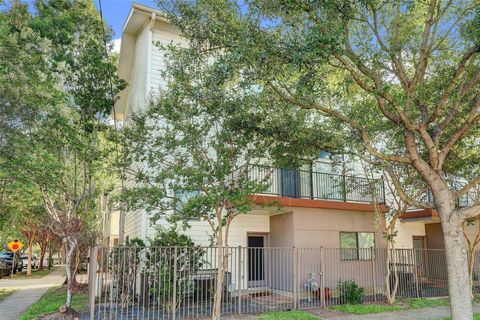 Photo of 2202 Bastrop Street, Houston, TX 77003 (MLS # 8453032)
