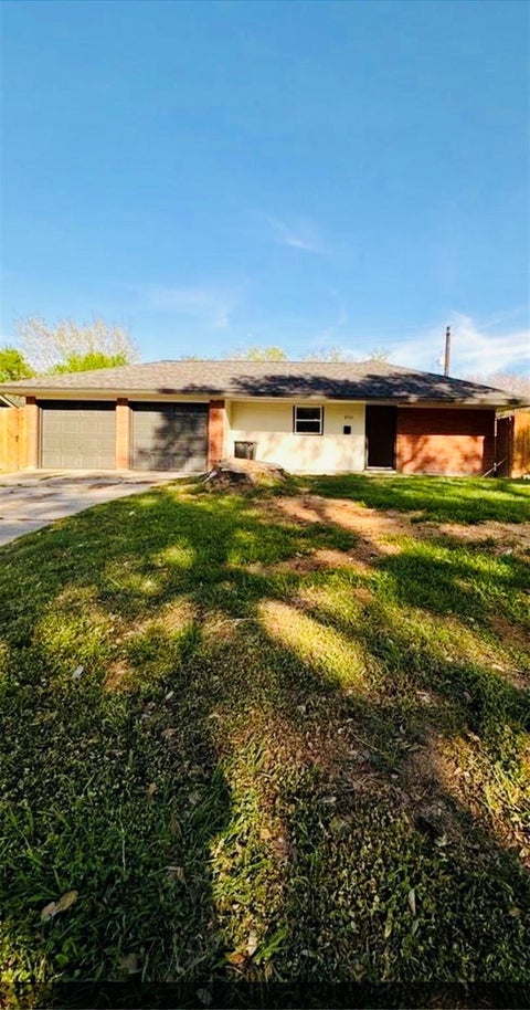 Photo of 8733 Lugary Drive, Houston, TX 77074 (MLS # 36959207)