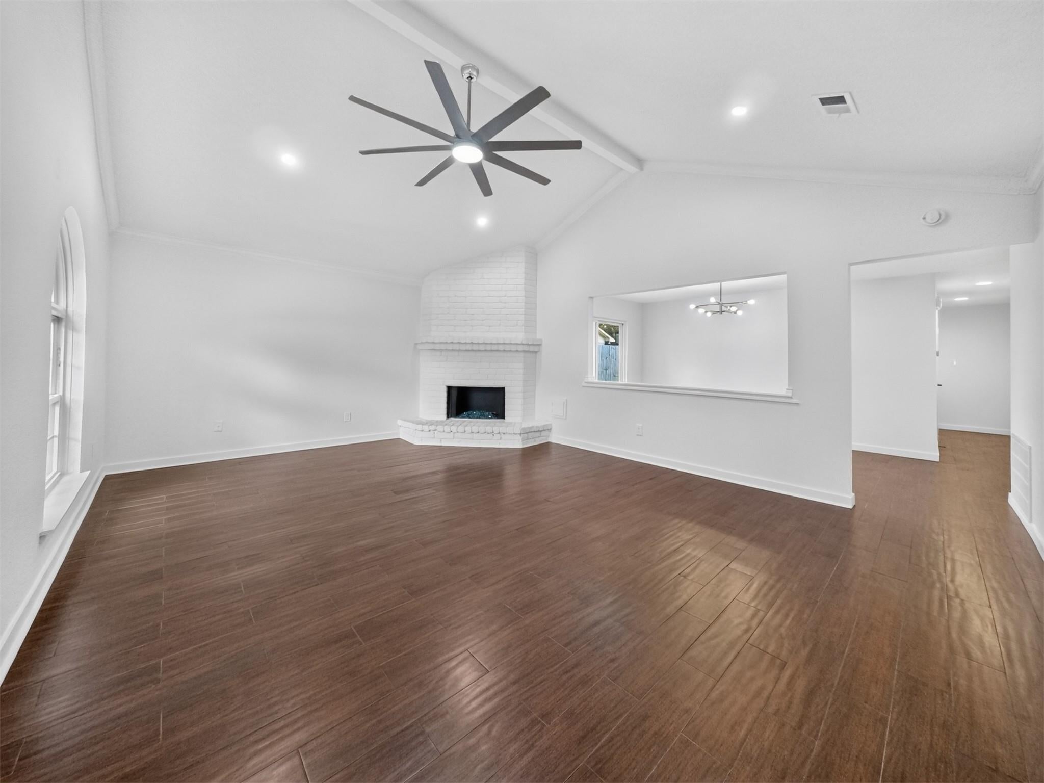 911 Golden West Drive