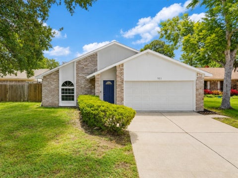Photo of 911 Golden West Drive, Katy, TX 77450 (MLS # 22796522)