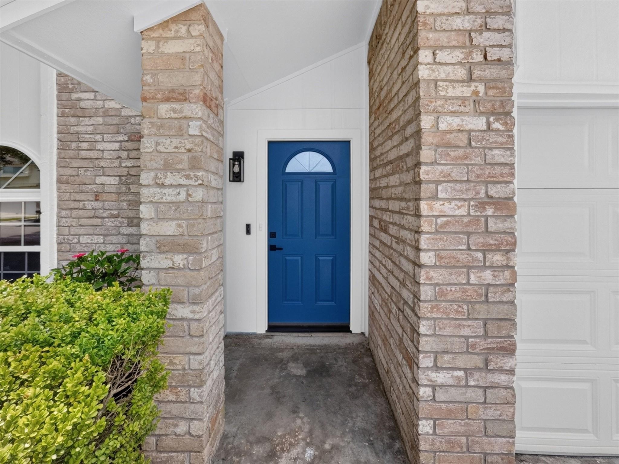 911 Golden West Drive