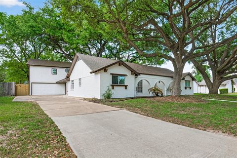 Photo of 11507 Barwood Bend Drive, Houston, TX 77065 (MLS # 72485145)