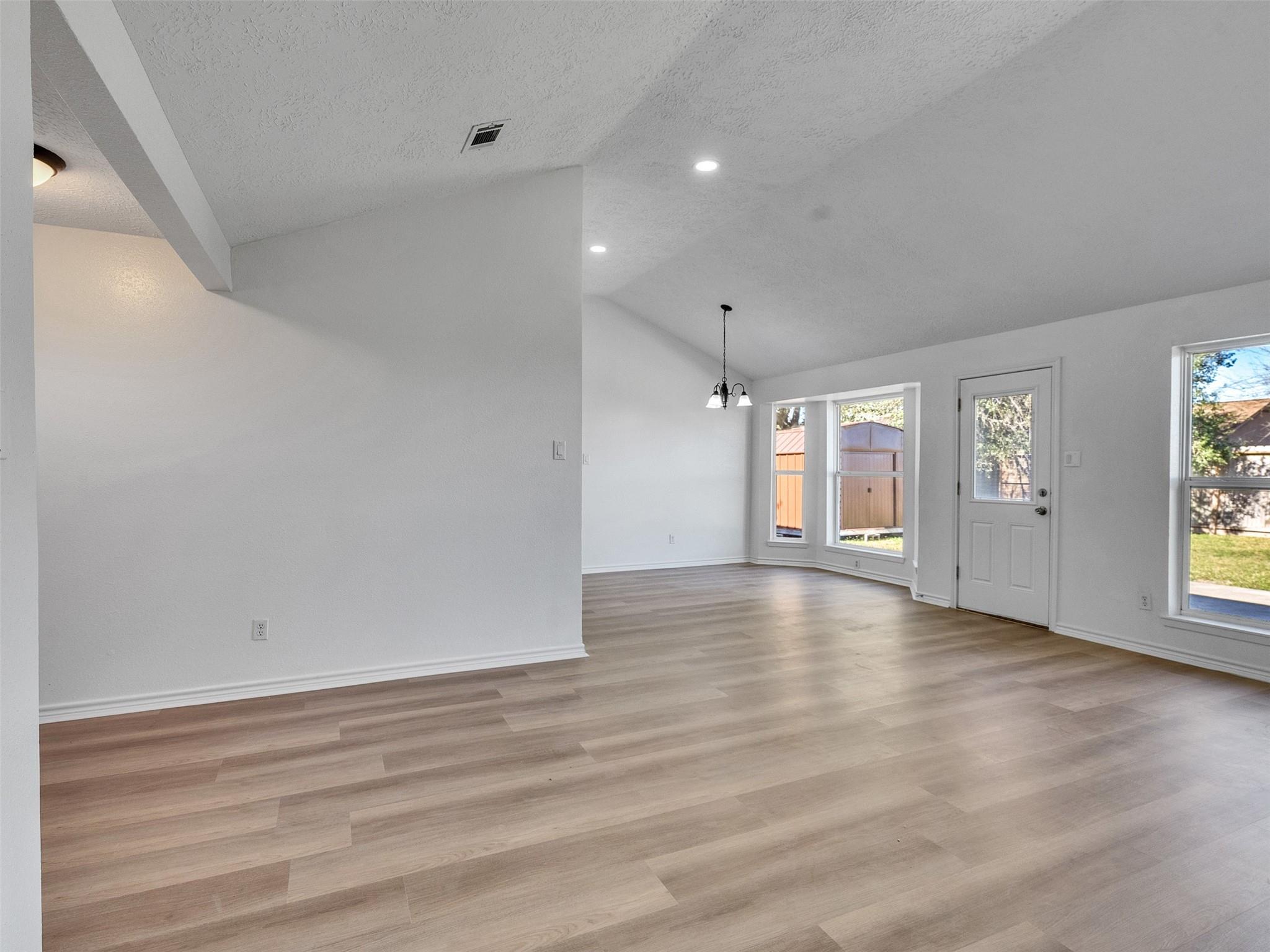 4902 Glenvalley Drive