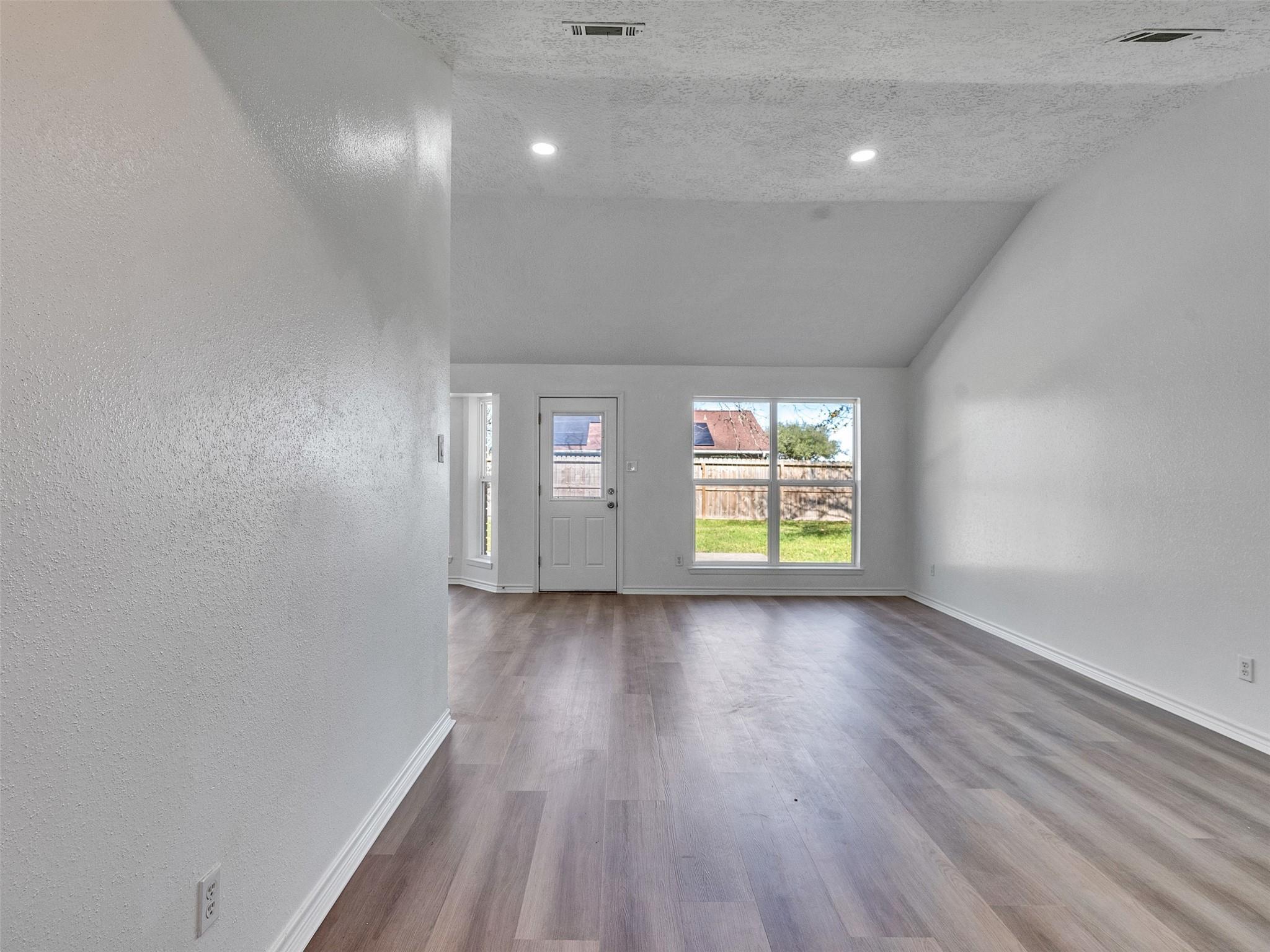 4902 Glenvalley Drive