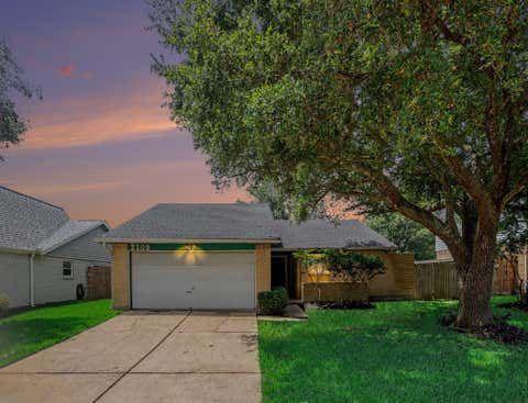 Photo of 2509 Merrimac Drive, League City, TX 77573 (MLS # 83062975)