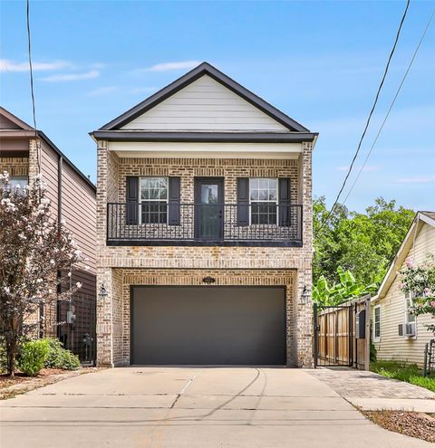 Photo of 5406 Darling Street #A, Houston, TX 77007 (MLS # 7813014) Photo of 5406 Darling Street #A, Houston, TX 77007 (MLS # 7813014)