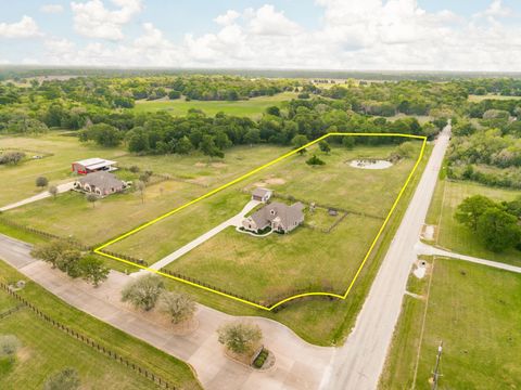 Photo of 9600 Shadow Creek Trail Trl, Bryan, TX 77808 (MLS # 2963546)