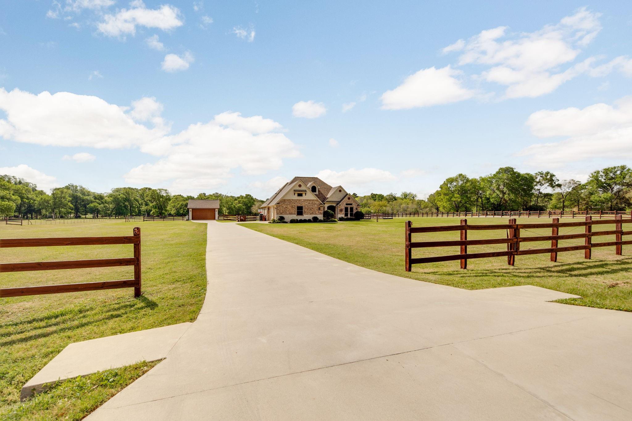 9600 Shadow Creek Trail