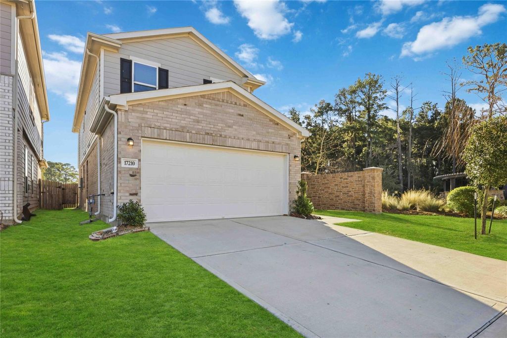 Photo of 17210 Rock Willow Lane, Tomball, TX 77377 (MLS # 98051679)
