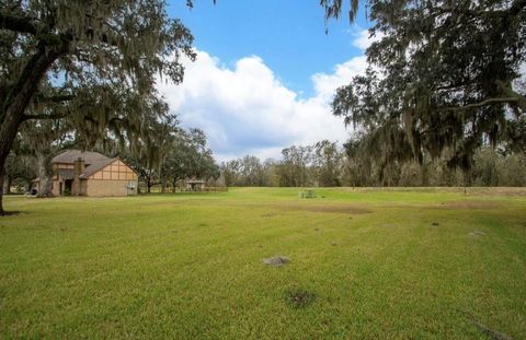Photo of 2232 Ridgewood, West Columbia, TX 77486 (MLS # 36166730)