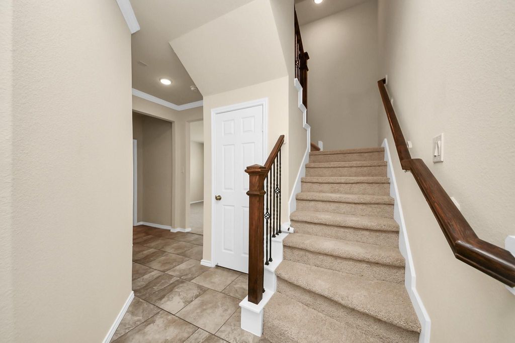 Photo of 8604 Hollyoaks Creek Lane, Houston, TX 77063 (MLS # 45865372)