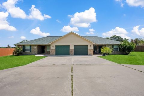 460 W Houston Street Highlands TX 77562