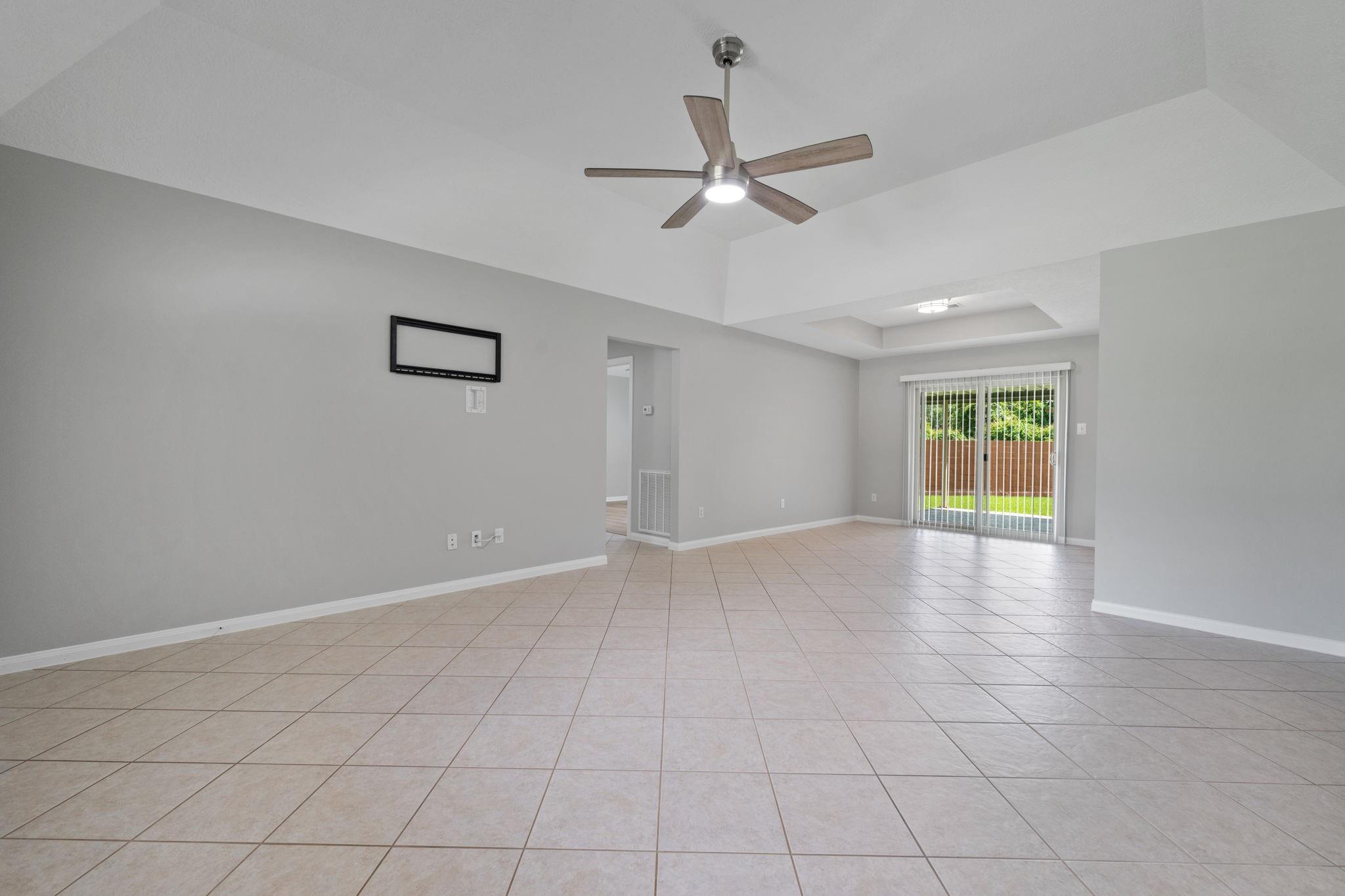 460 W Houston Street