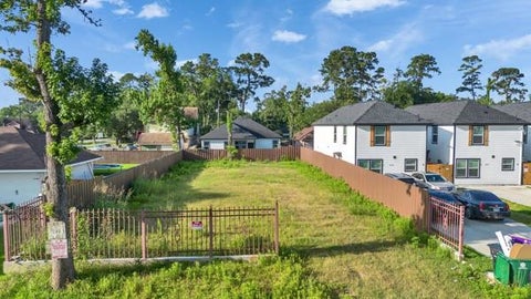 Photo of 8230 Bigwood Street, Houston, TX 77078 (MLS # 22639790)