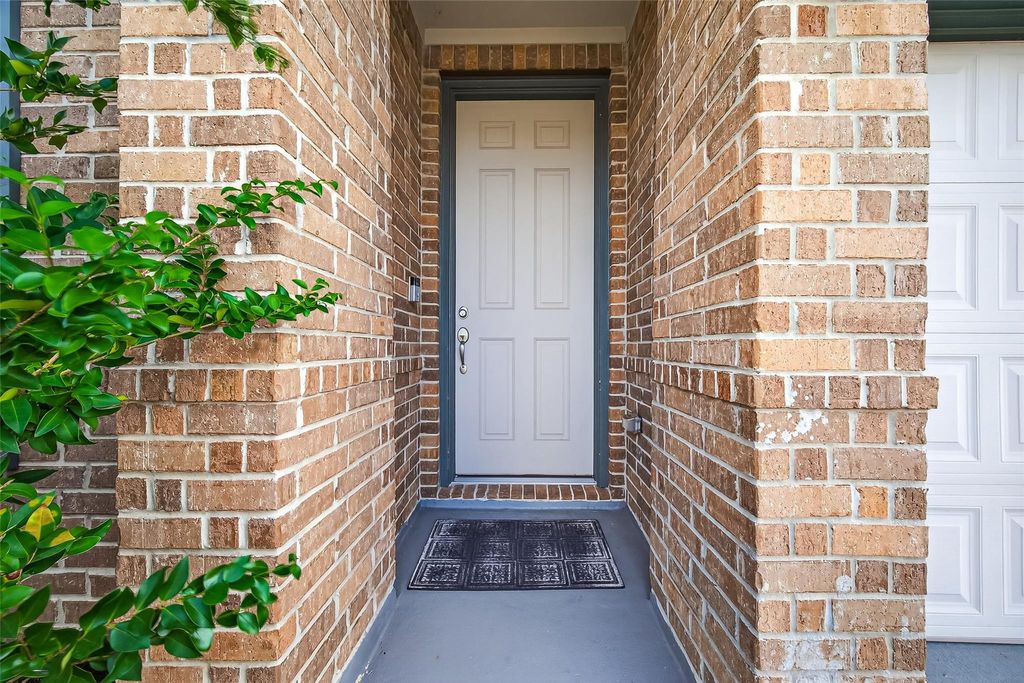 Photo of 1916 Acklen Run Drive, Rosharon, TX 77583 (MLS # 83045673)