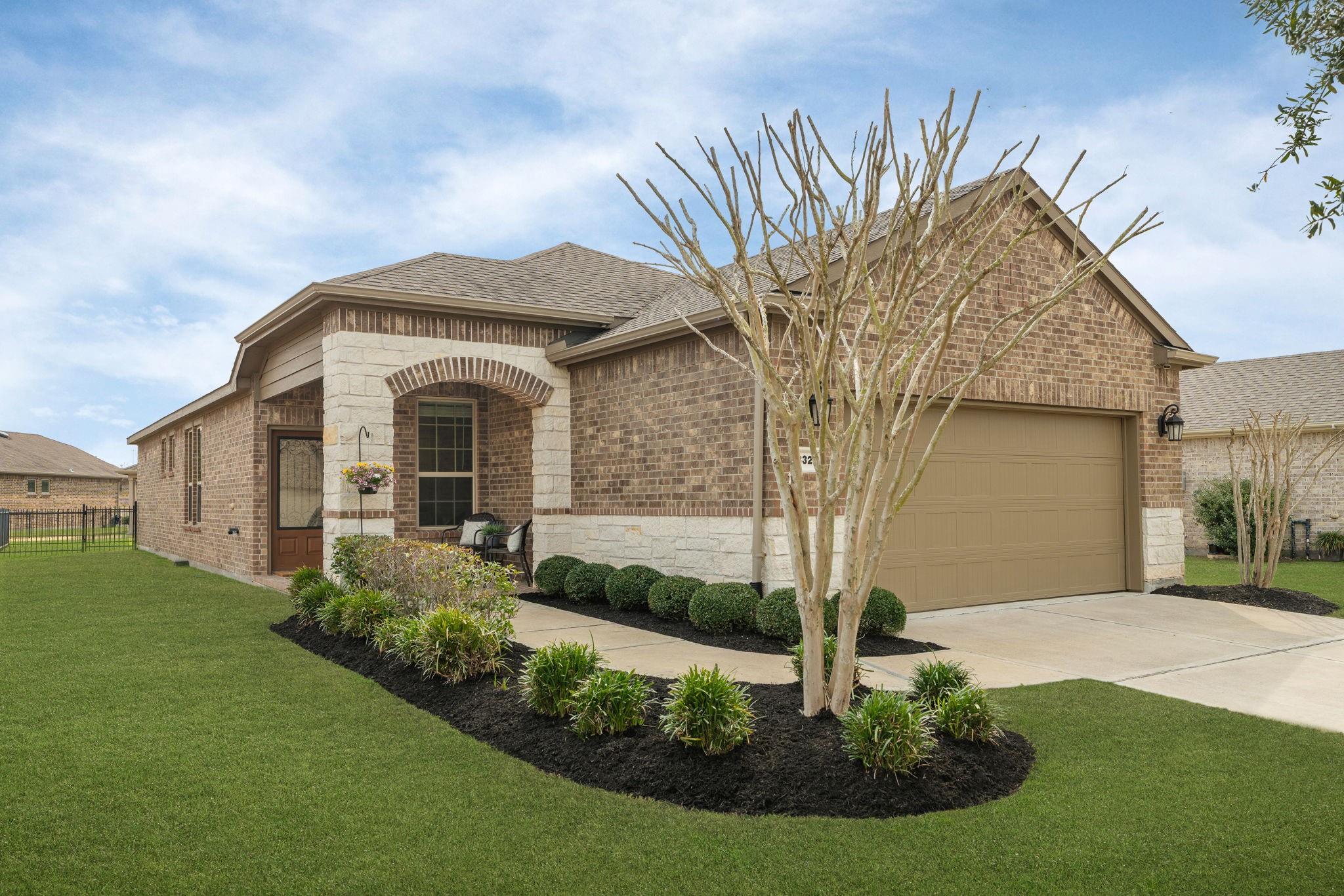 3323 Golden Eagle Way