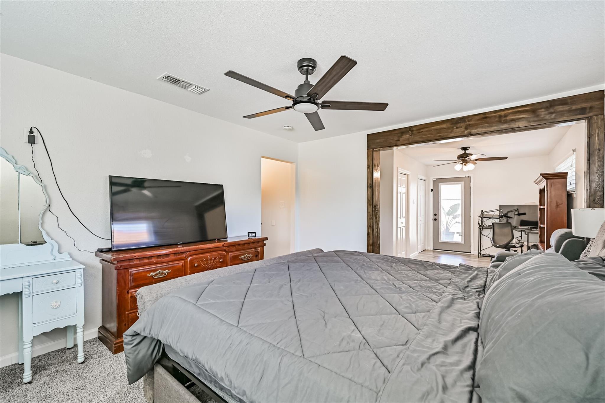 1813 Meadowview Drive