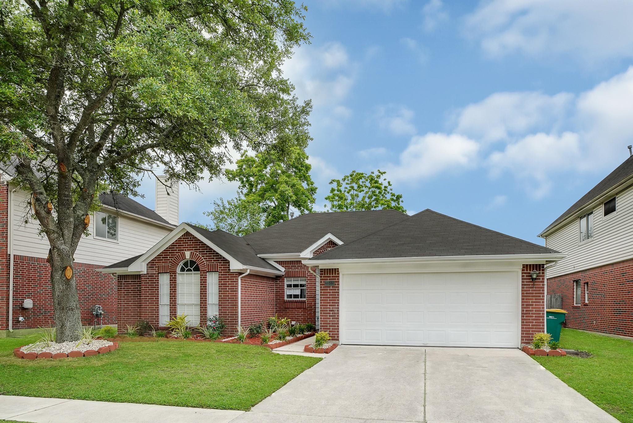 3515 Walden Drive