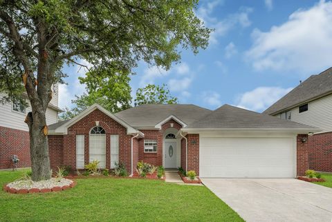Photo of 3515 Walden Drive, Pearland, TX 77584 (MLS # 35017577)