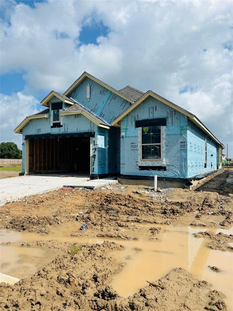Photo of 17911 Oakwood Stream Drive, Webster, TX 77598 (MLS # 33624091)