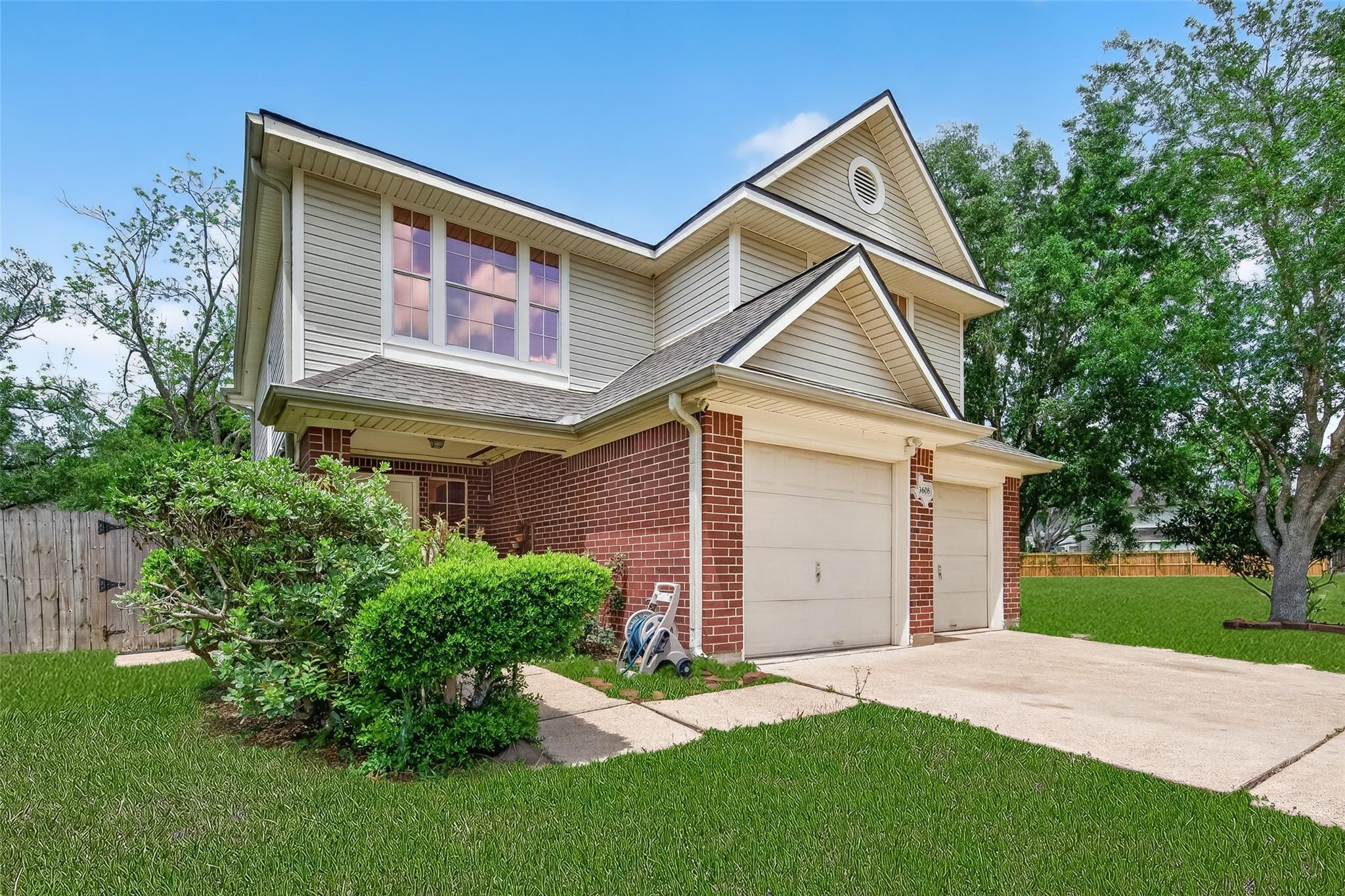 3608 Lochmoor Lane