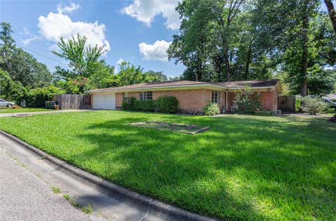 Photo of 101 S Woodsway Street E, Conroe, TX 77301 (MLS # 87766830)