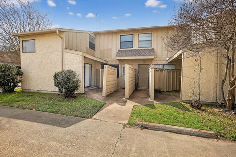 Townhouse For Sale - 4401 Carter Creek Parkway #13<br/> Brazos County, Bryan, TX 77802