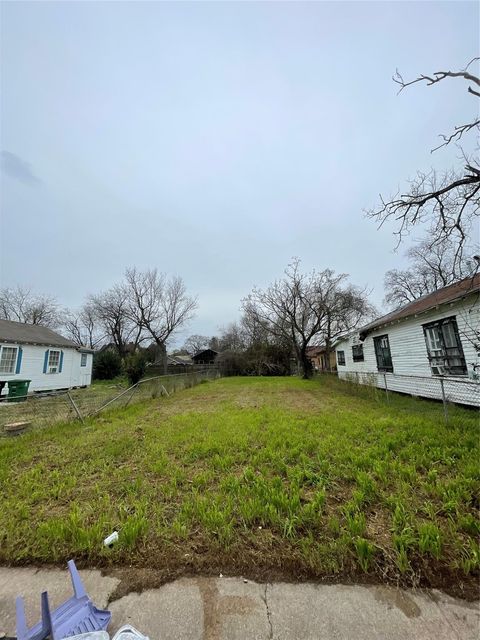 3211 Market Street Street Houston TX 77012