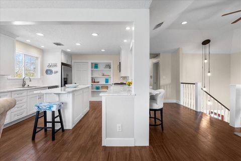 Tiny photo for 510 Shoreacres Boulevard, Shoreacres, TX 77571 (MLS # 60309756)