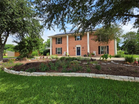 Homes For Sale - 510 Shore Acres Boulevard<br/> La Porte, TX 77571