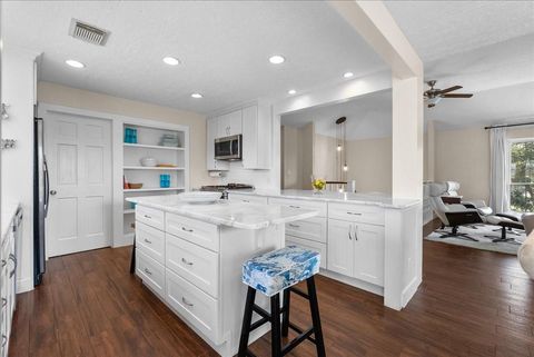 Tiny photo for 510 Shoreacres Boulevard, Shoreacres, TX 77571 (MLS # 60309756)