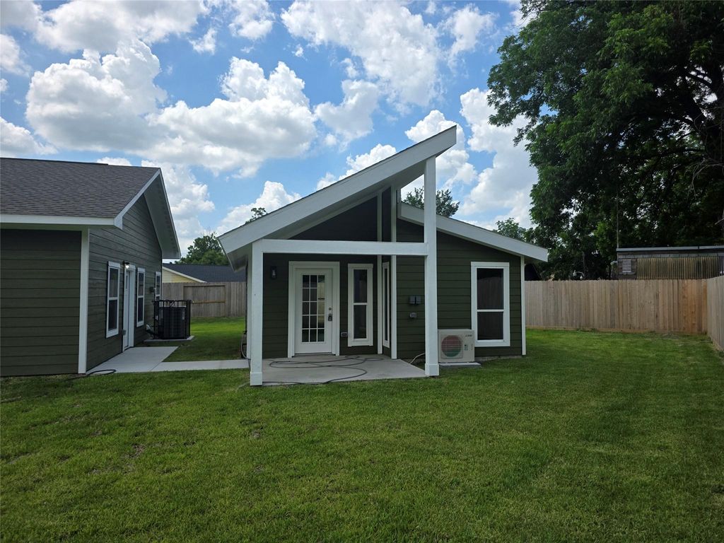 Photo of 219 Dipping Stream Street, Houston, TX 77076 (MLS # 56335435)