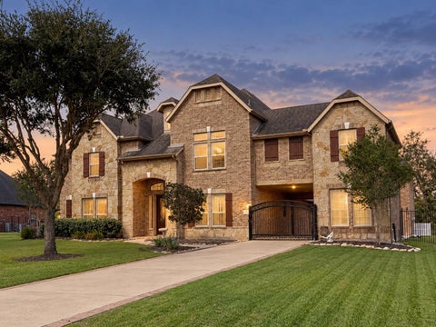 Photo of 6010 Crystal Water Drive, Richmond, TX 77406 (MLS # 93360596)
