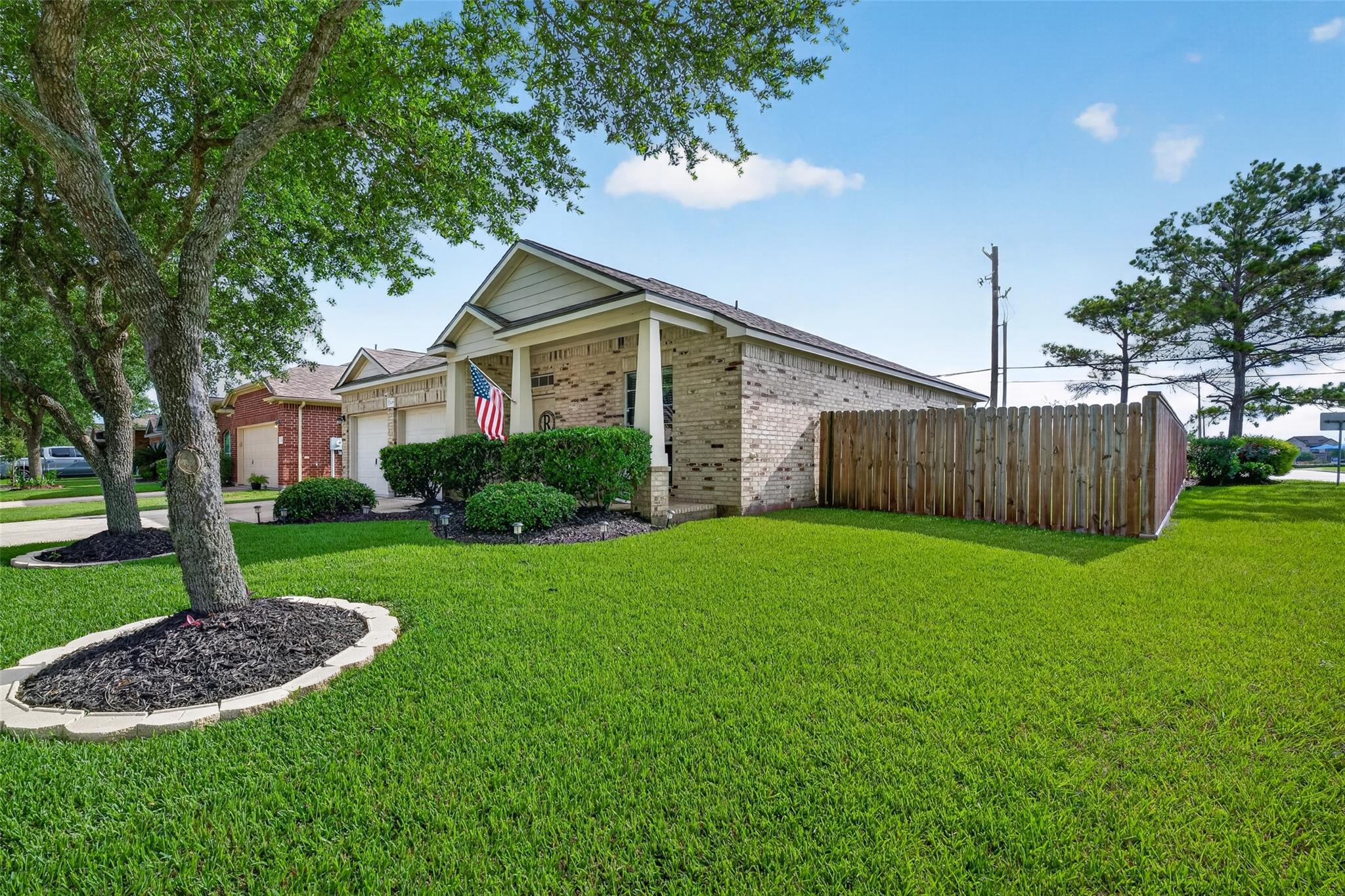 3209 Lone Trail Drive S