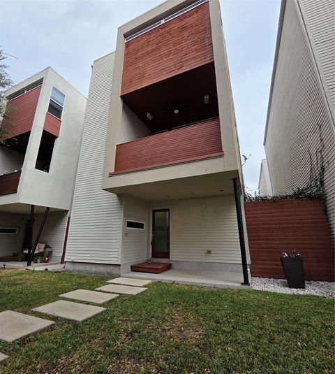 Photo of 1107 W 17th Street, Houston, TX 77008 (MLS # 17611771)