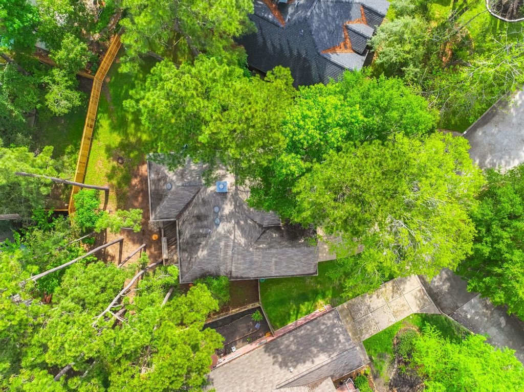 Photo of 18 Maize Meadow Place, The Woodlands, TX 77381 (MLS # 92313853)