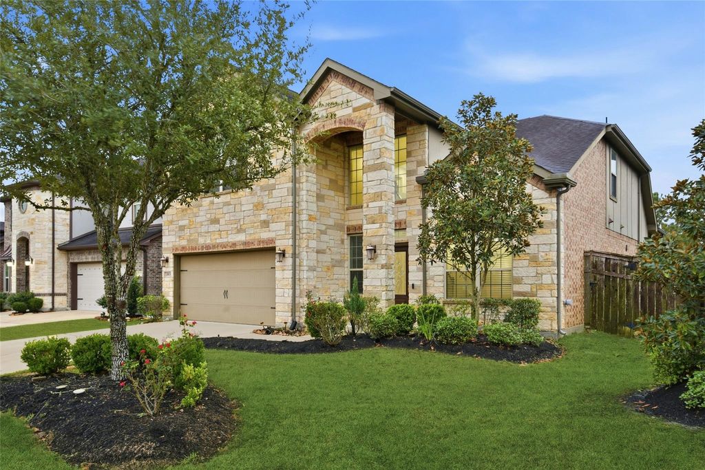 Photo of 28111 Scenic Shore Lane, Fulshear, TX 77441 (MLS # 34405447)