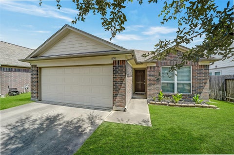 Photo of 3150 View Valley Trail, Katy, TX 77493 (MLS # 36073155)