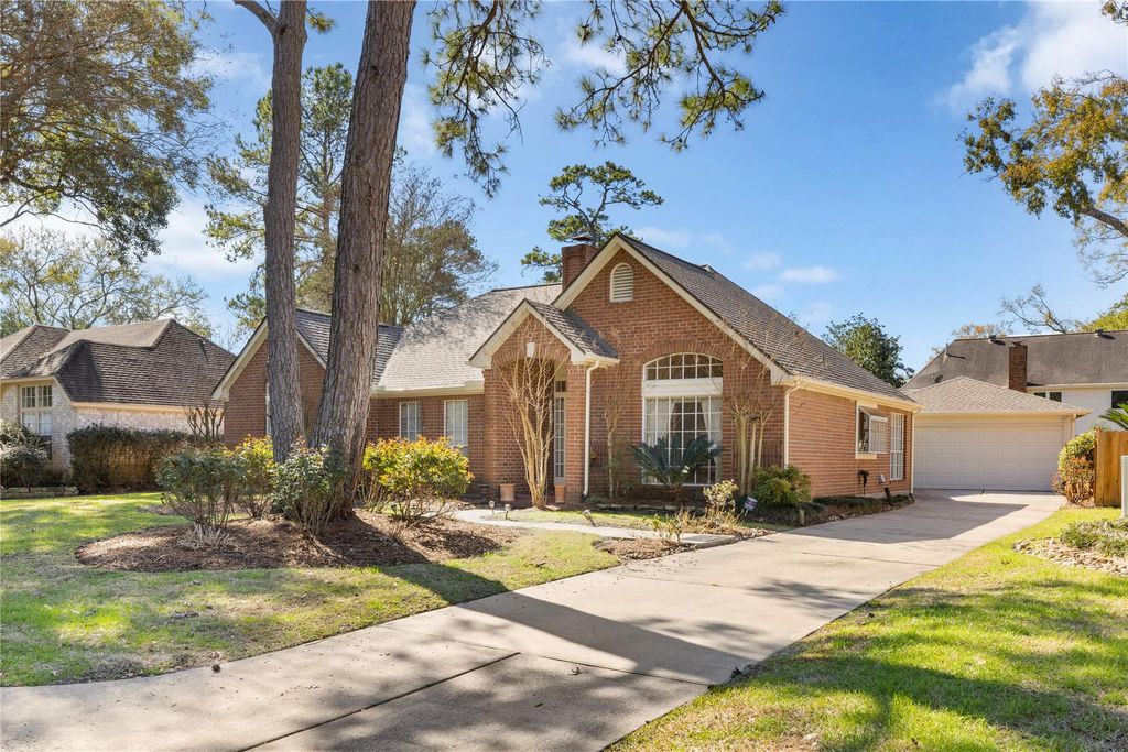 Photo of 3203 Manor Grove Drive, Houston, TX 77345 (MLS # 32741602)