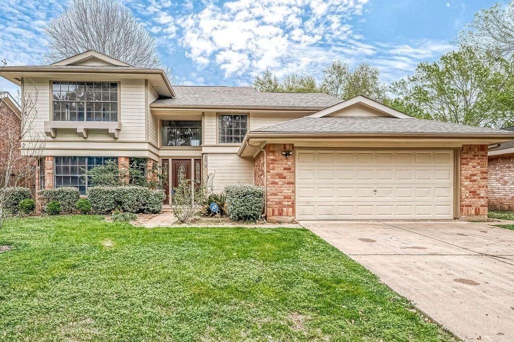 Photo of 2039 Shorewood Lane, Sugar Land, TX 77479 (MLS # 62950768)