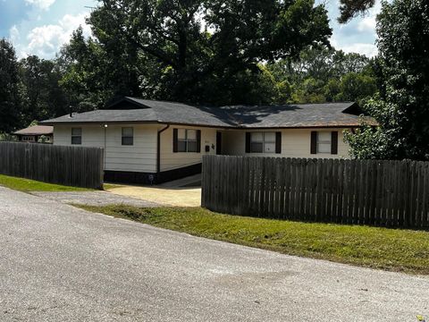 Photo of 3058 Old Colony Road, Huntsville, TX 77320 (MLS # 51367096)