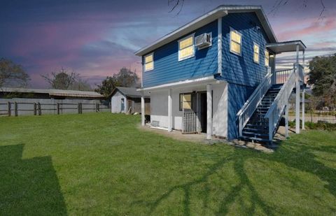 Photo of 7919 Brays Street #C, Houston, TX 77012 (MLS # 84908889)