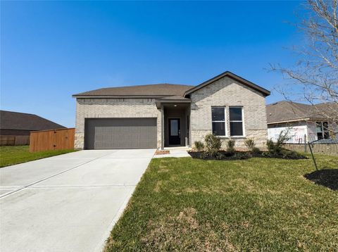 Homes For Sale - 2047 Emerald Lake Trail<br/> Dayton, TX 77535