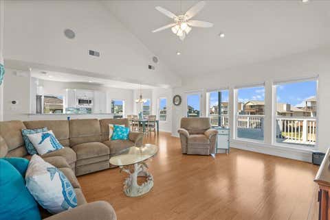 Tiny photo for 314 Windward Way, Tiki Island, TX 77554 (MLS # 76546397)