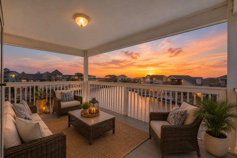 Tiny photo for 314 Windward Way, Tiki Island, TX 77554 (MLS # 76546397)