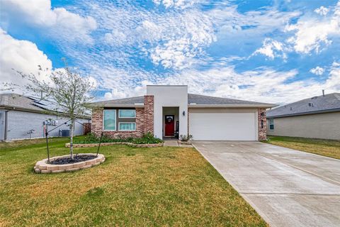 Homes For Sale - 17 Desert Spring Lane<br/> Manvel, TX 77578