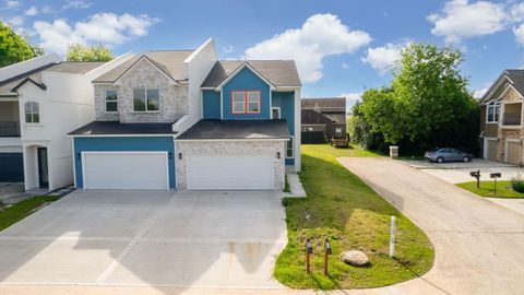 Photo of 115 Capetown Lane, Conroe, TX 77356 (MLS # 68712852)
