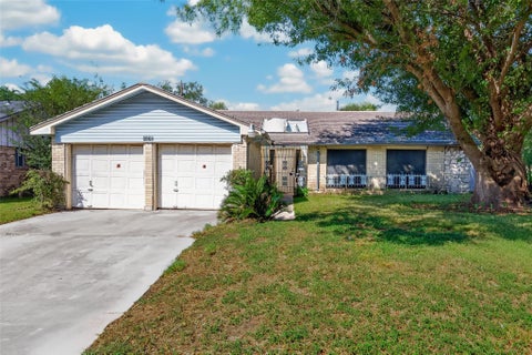Photo of 5435 Tavenor Lane, Houston, TX 77048 (MLS # 63565381)
