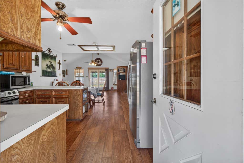 Photo of 281 Lakeshore N, Onalaska, TX 77360 (MLS # 77020691)